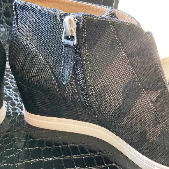 Linea Paolo camouflage wedge shoe/sneaker 7 1/2 medium width - Picture 4 of 15